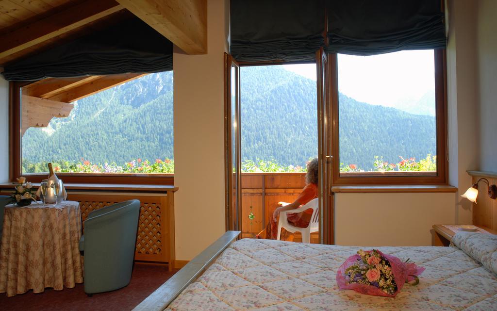 Отель Chalet Piereni Фьера-ди-Примьеро Экстерьер фото